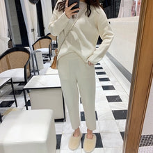 Load image into Gallery viewer, Ambir Women Sweater